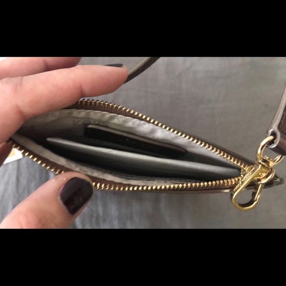 Michael Kors wristlet - Picture 3 of 3